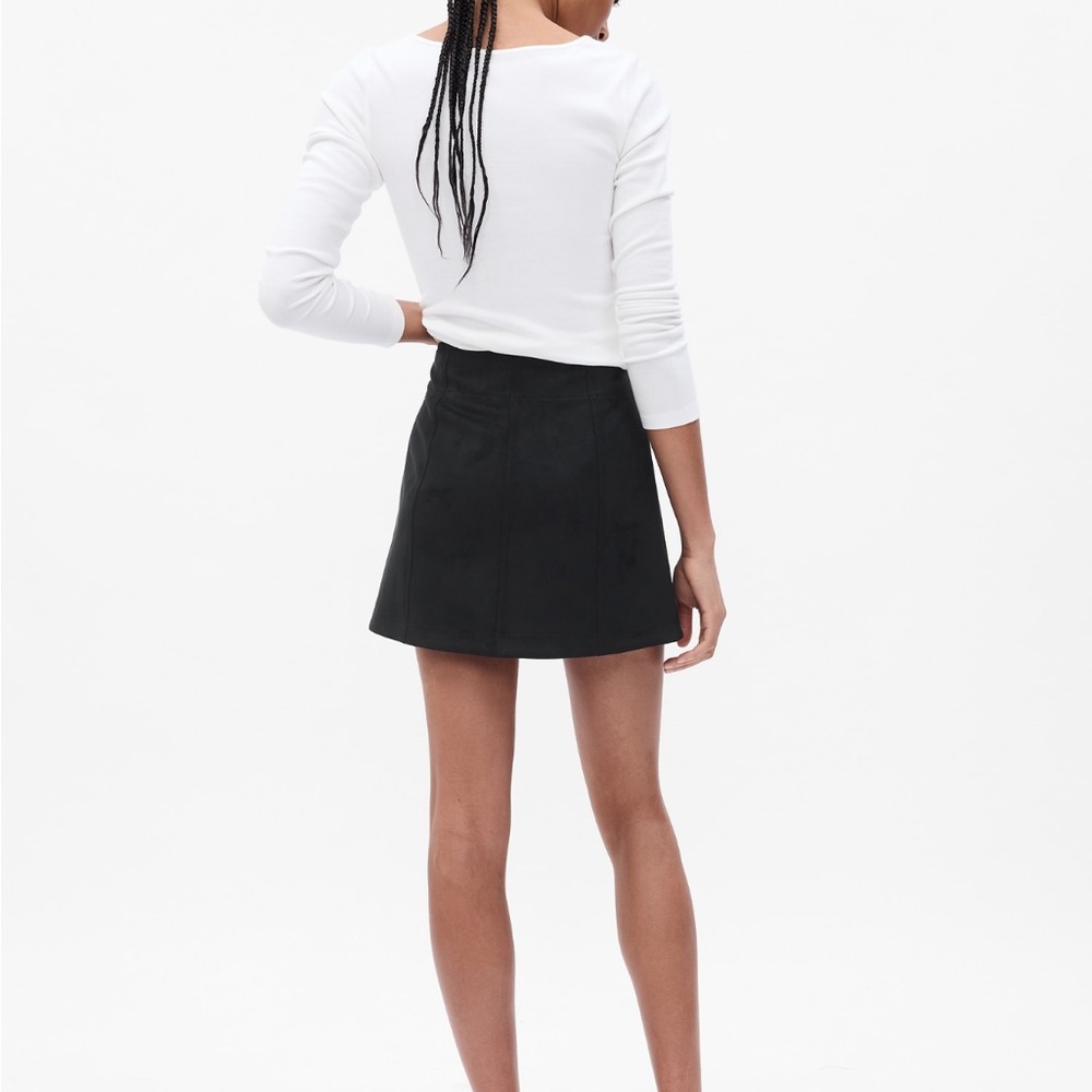 ❤️ GAP SUEDE BLACK SKIRT NEW SIZE 0 - Picture 2 of 7
